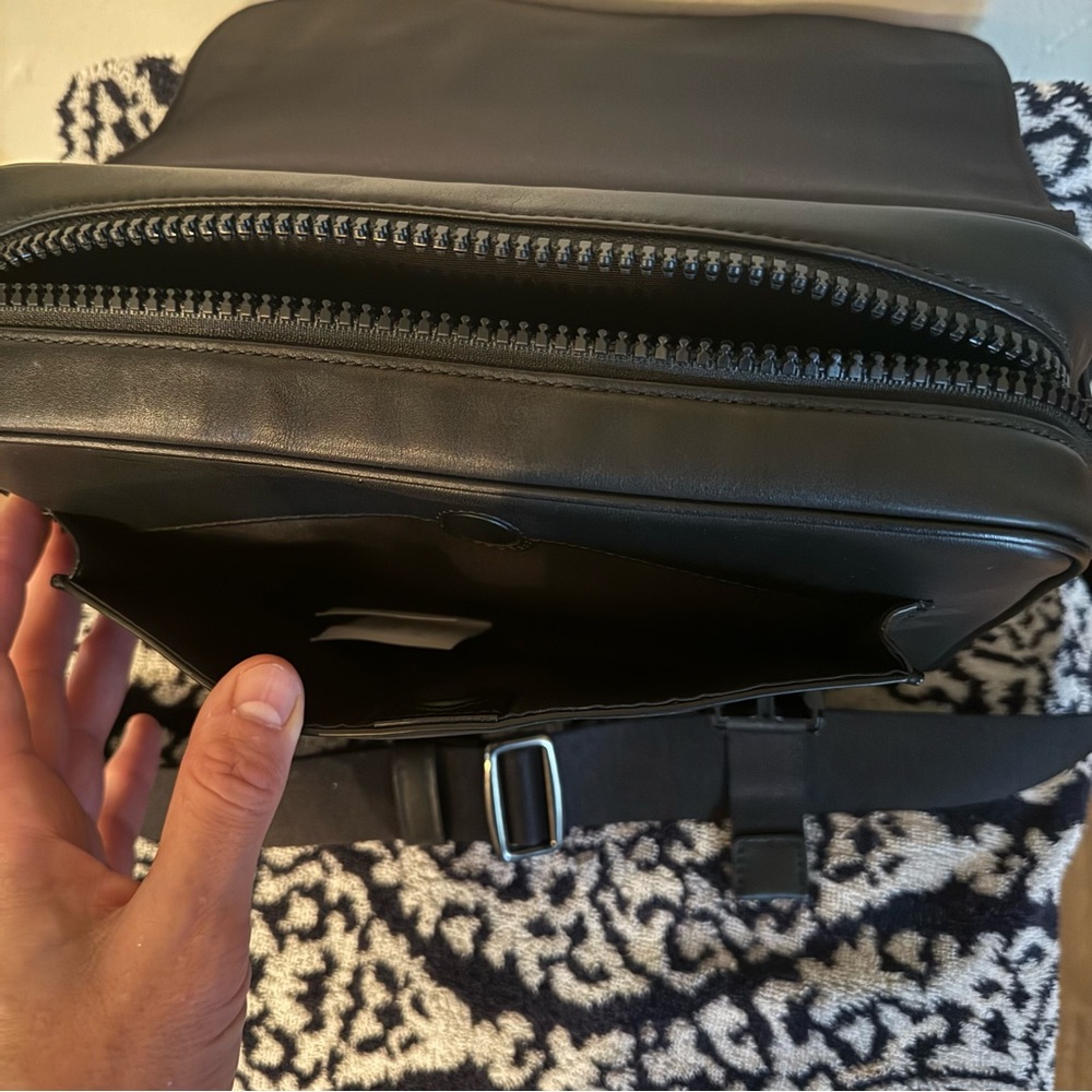 Coach Track Crossbody Bag Leather - Picture 3 of 7